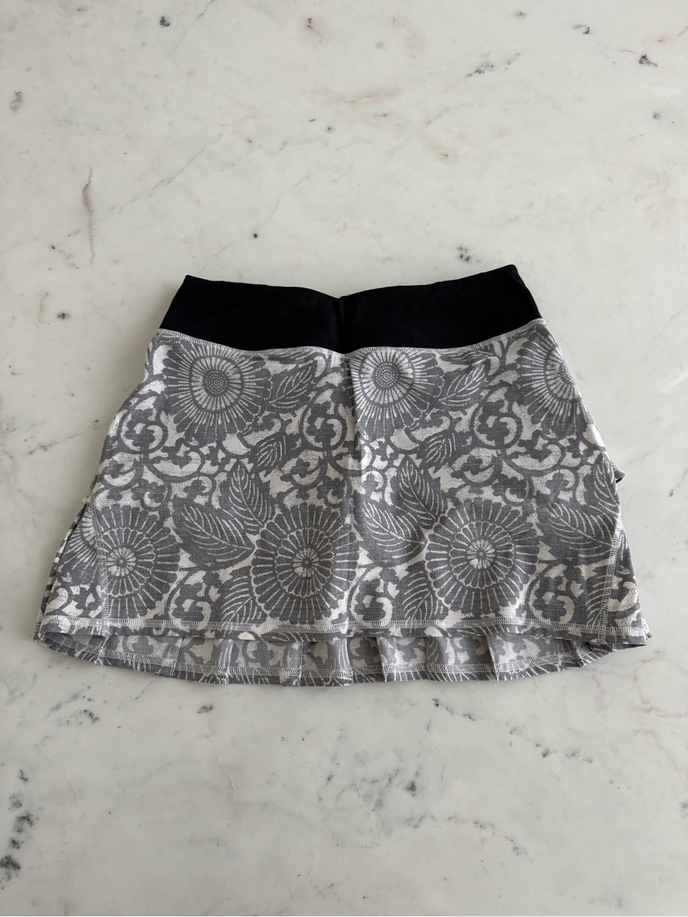 Lululemon - Short Skirt - Gray Floral Mini with Black Waistband Size 2